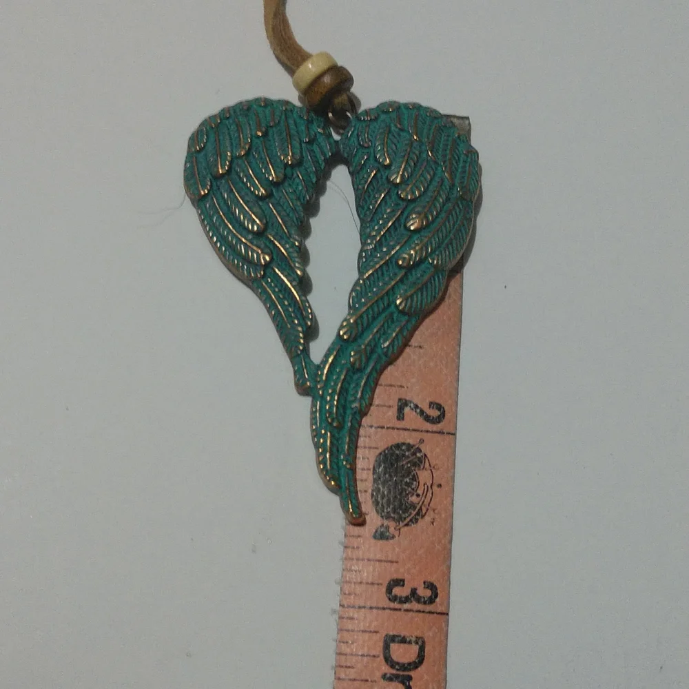 Necklace Angel Wings Heart Charm on Suede Strap - Picture 8 of 11